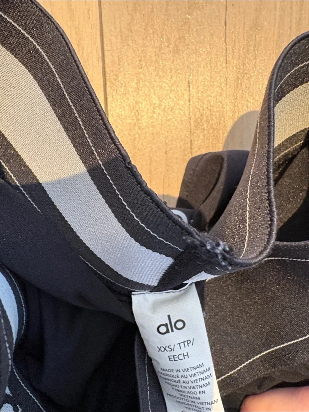 ALO Yoga Black Women's Athletic Running Shorts - Picture 2 of 2